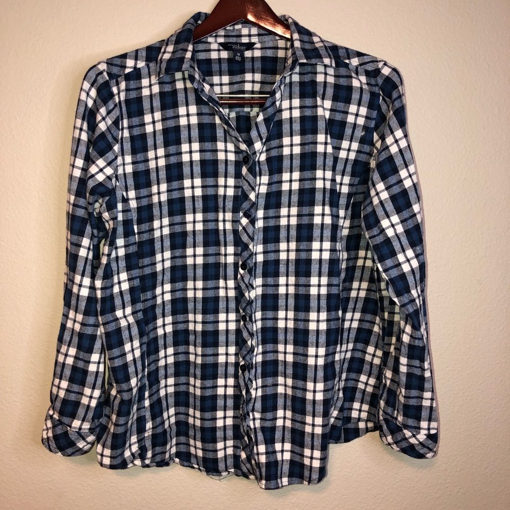 Women’s Plaid Button Up
